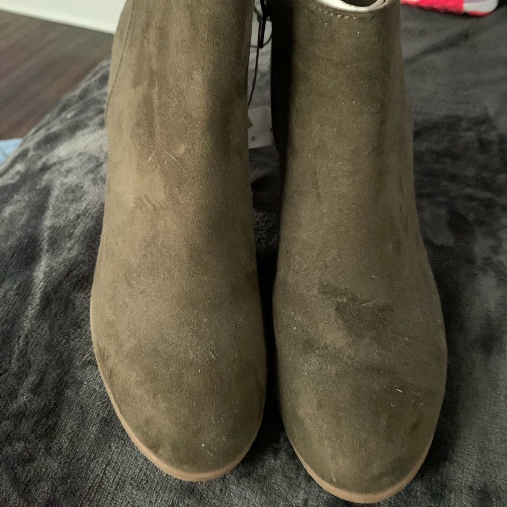 Old navy wedges size 10